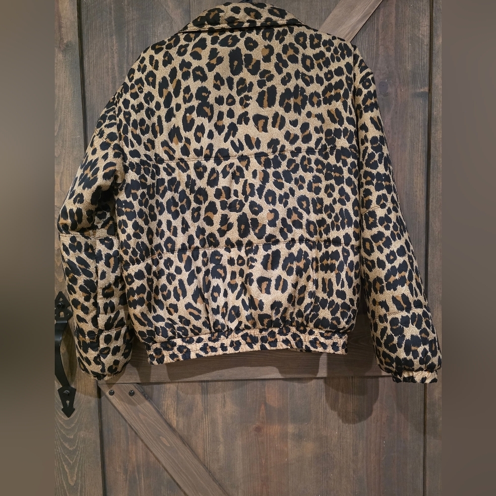 STUNT SPORTS Leopard Print Puffer Jacket 100% SILK Shell Size Small - Picture 3 of 3